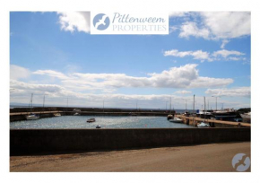 Harbourside- home by the sea in coastal village